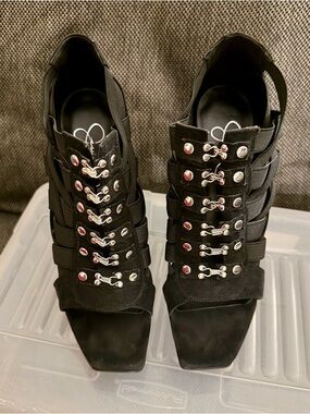 Jessica Simpson Black Peep Toe Heels. Size 6 1/2